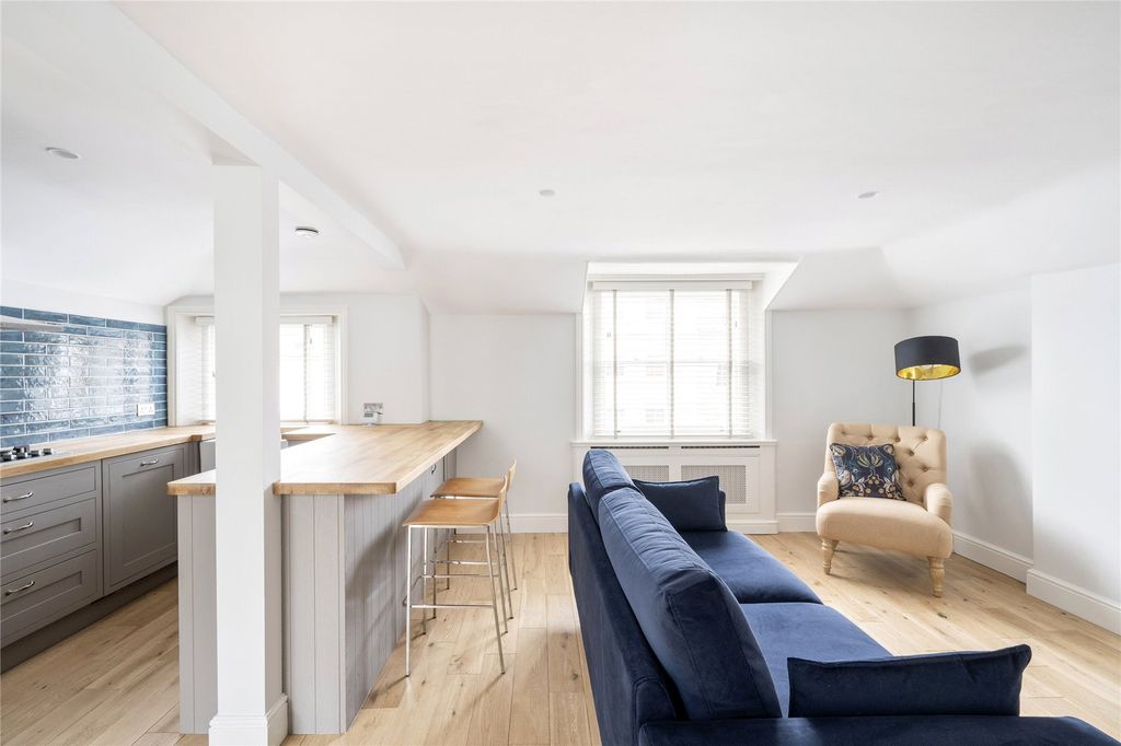 Property photo 1 of 10 Picture No. 02