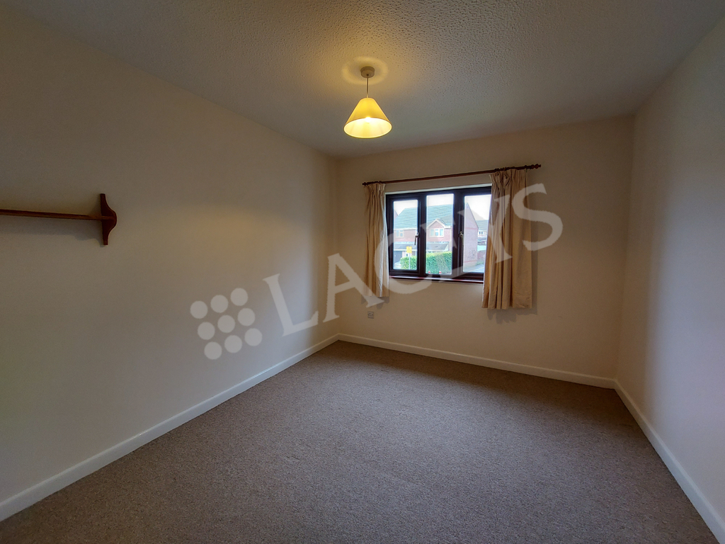 Property photo 3 of 6 Bedroom 1