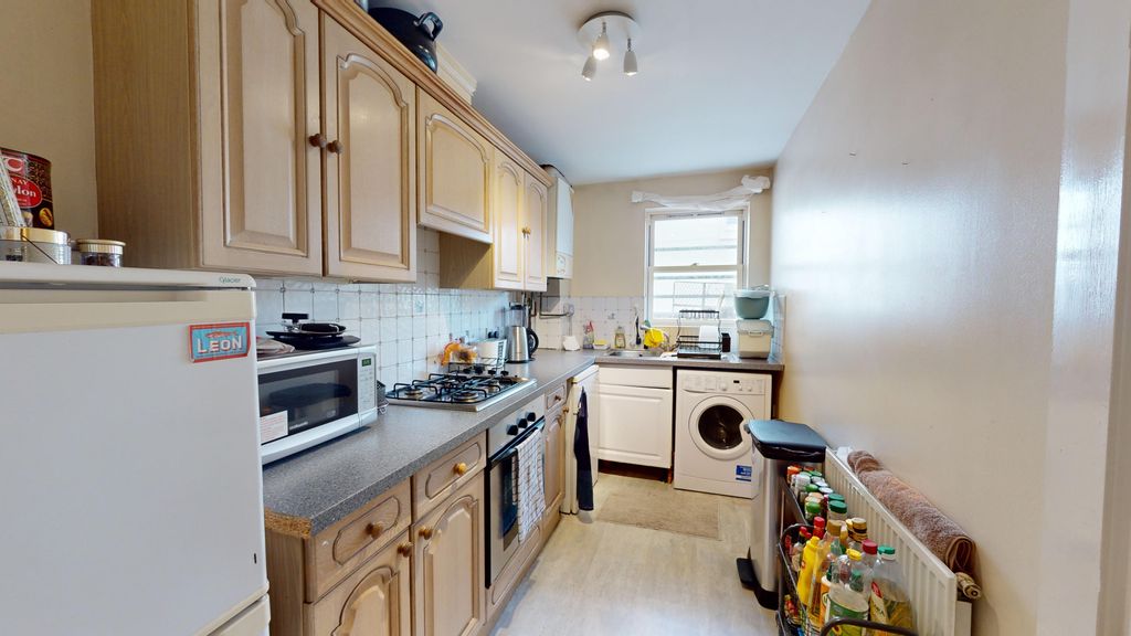 Property photo 3 of 5