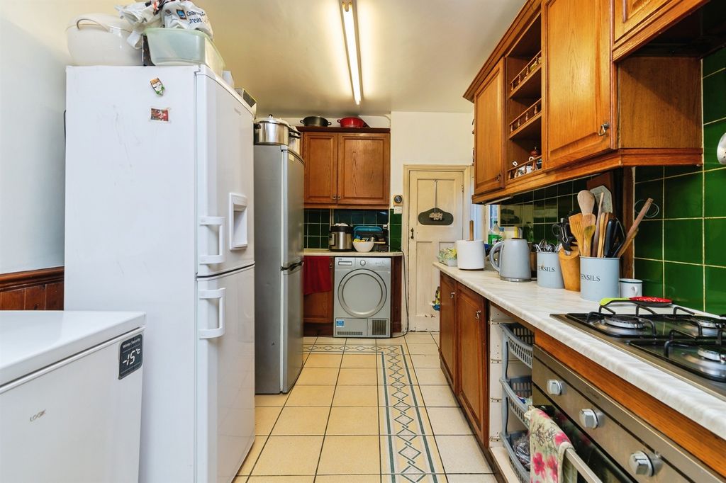 Property photo 3 of 19