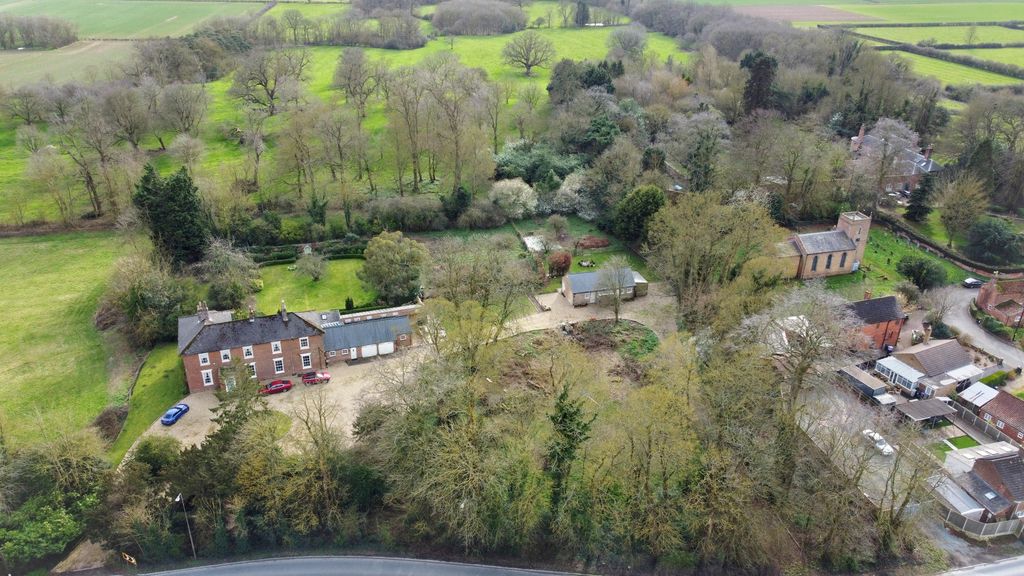 Property photo 3 of 23