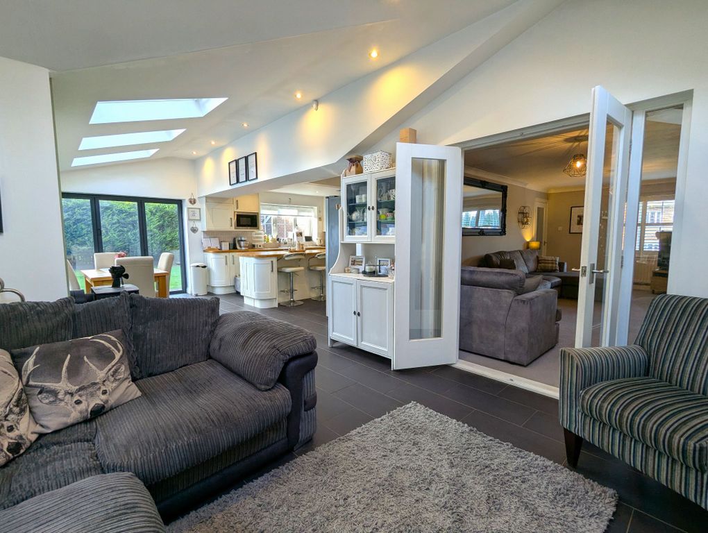 Property photo 3 of 27 Photograph 3