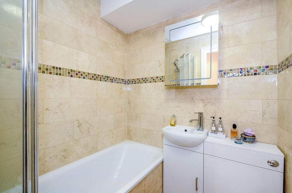 Property photo 3 of 6 Picture No. 14