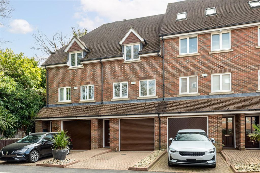 Property photo 1 of 30