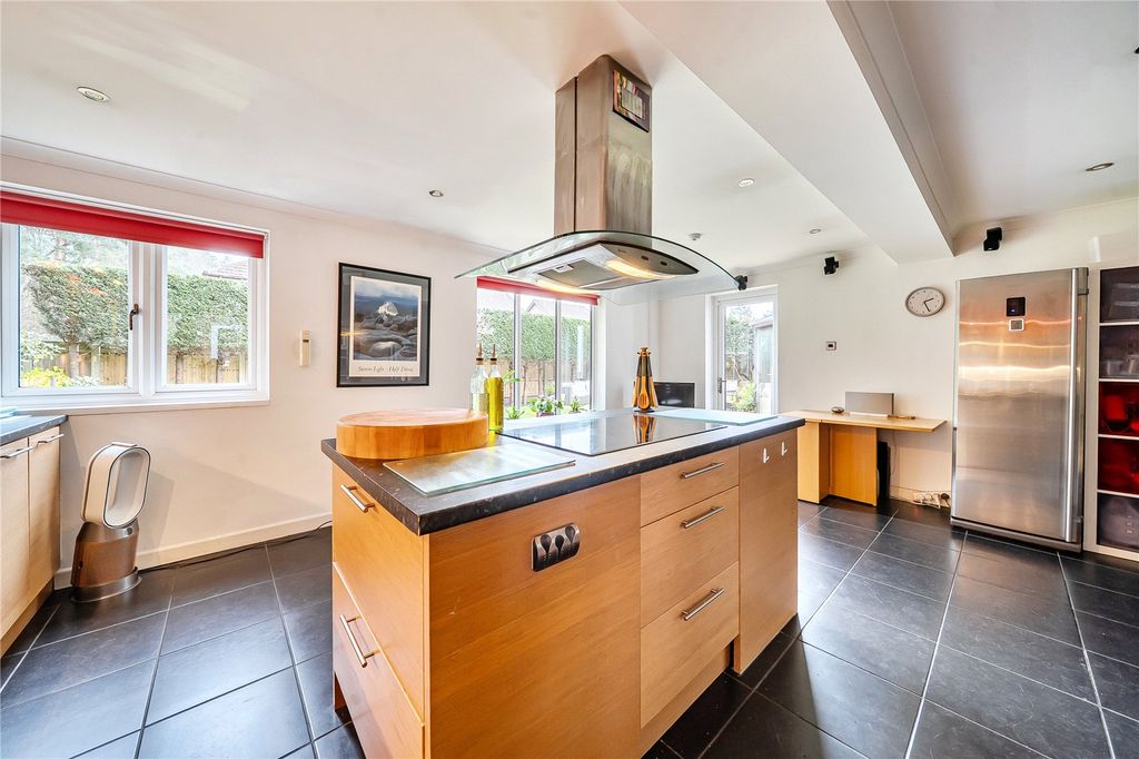 Property photo 2 of 22 Kitchen