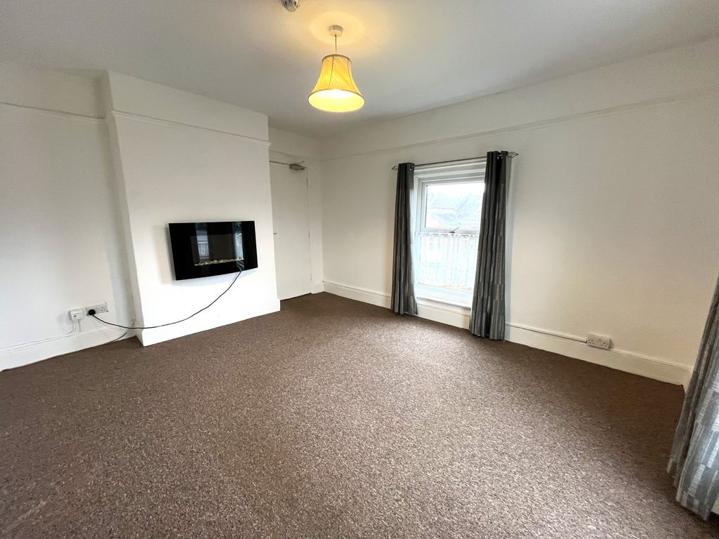 Property photo 3 of 6 Bedroom 2