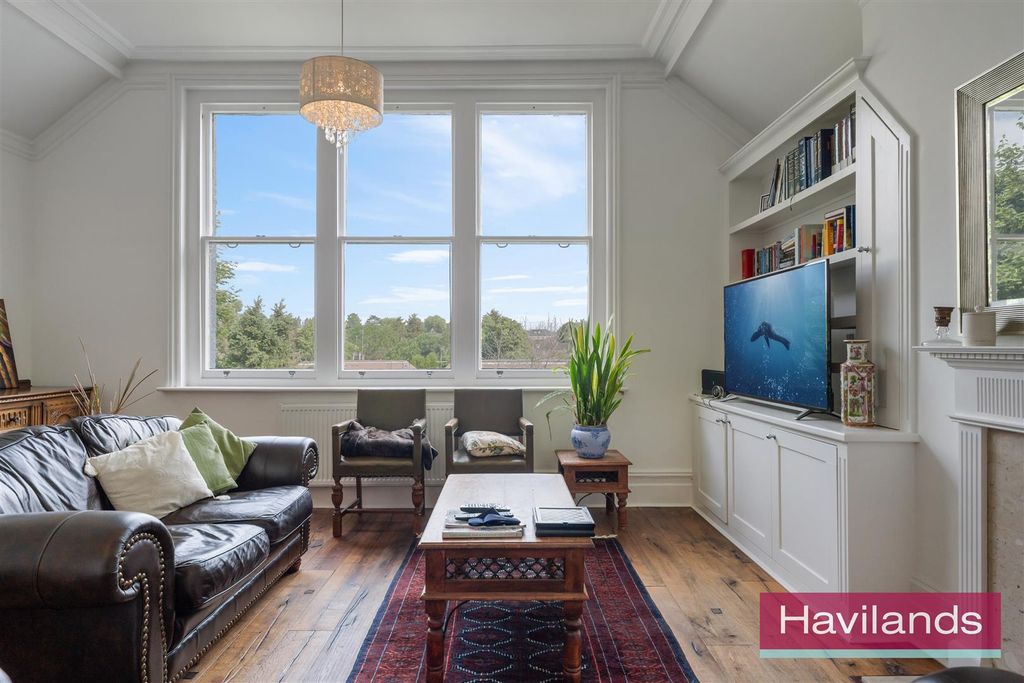 Property photo 2 of 13 Lancaster Avenue-9.Jpg