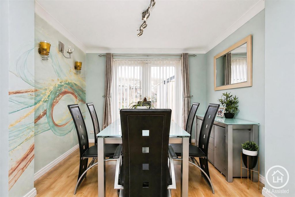 Property photo 3 of 18 Dining Room