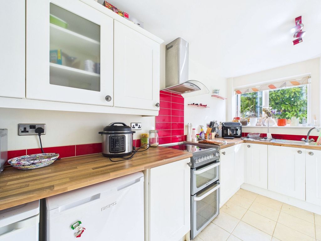 Property photo 2 of 7 Cam01909G0-Pr0412-Still003