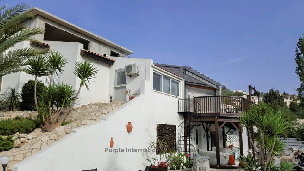 Property photo 1 of 33