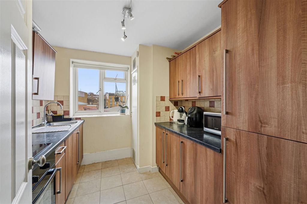 Property photo 2 of 11 Kitchen.Jpg