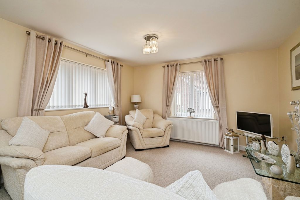 Property photo 2 of 18 Pbox-Img.Jpg