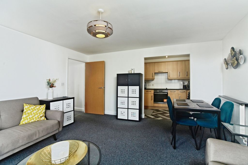 Property photo 1 of 17 Pbox-Img.Jpg