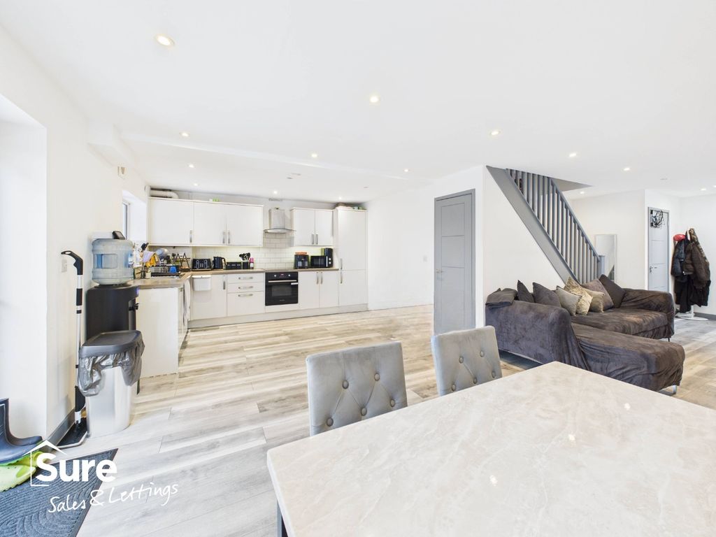 Property photo 3 of 24 4806803