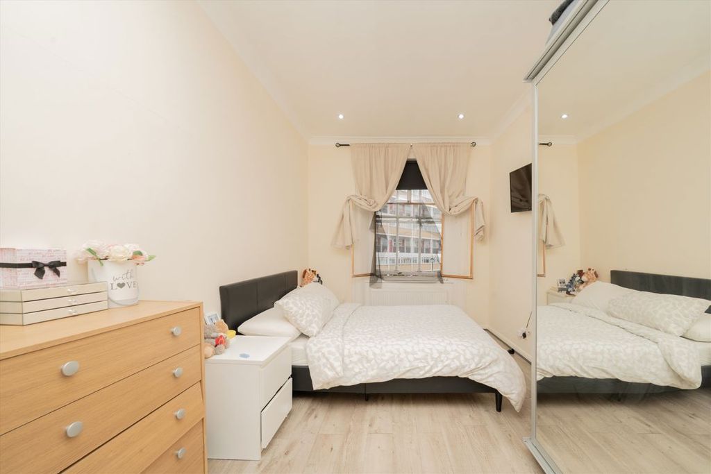 Property photo 3 of 5