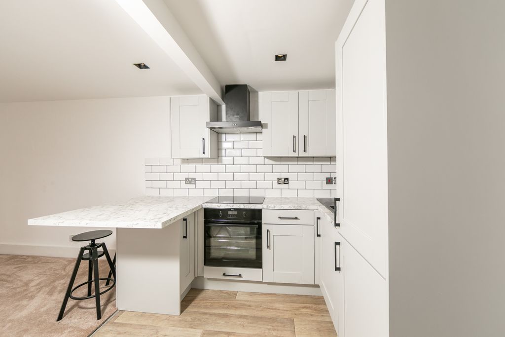 Property photo 2 of 7 1. First Picture_Kitchen_Ac4A0908 (1)