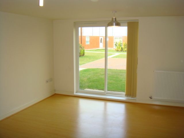 Property photo 3 of 7 Living Area