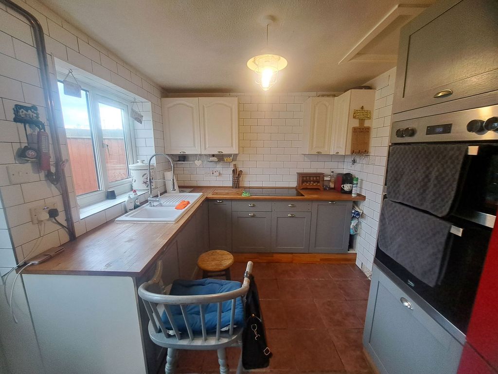Property photo 2 of 21