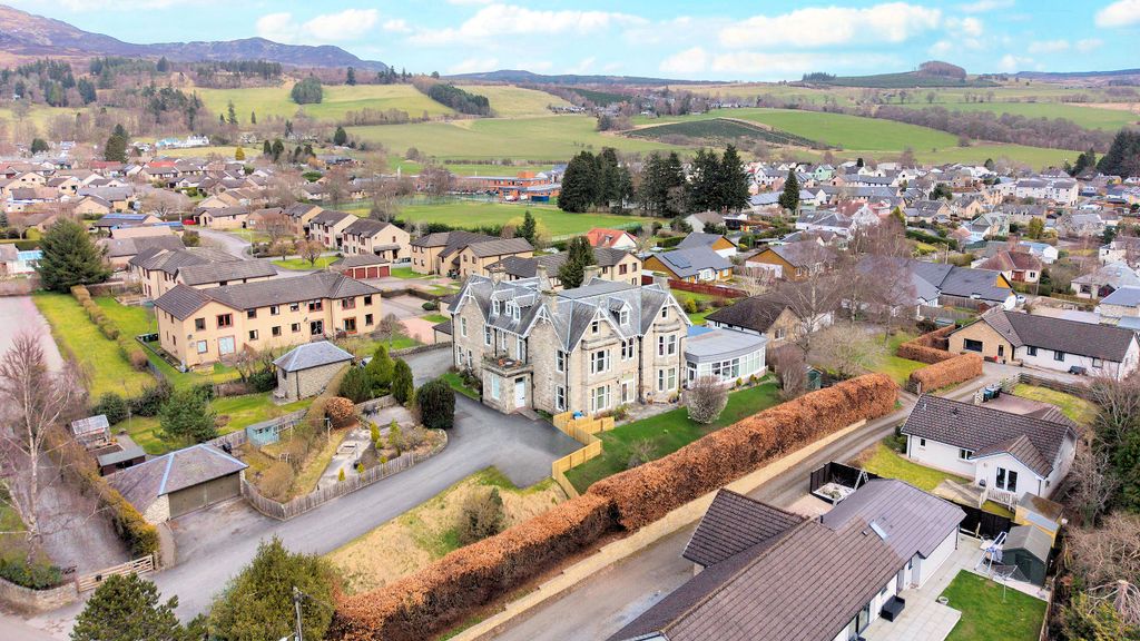 Property photo 1 of 37