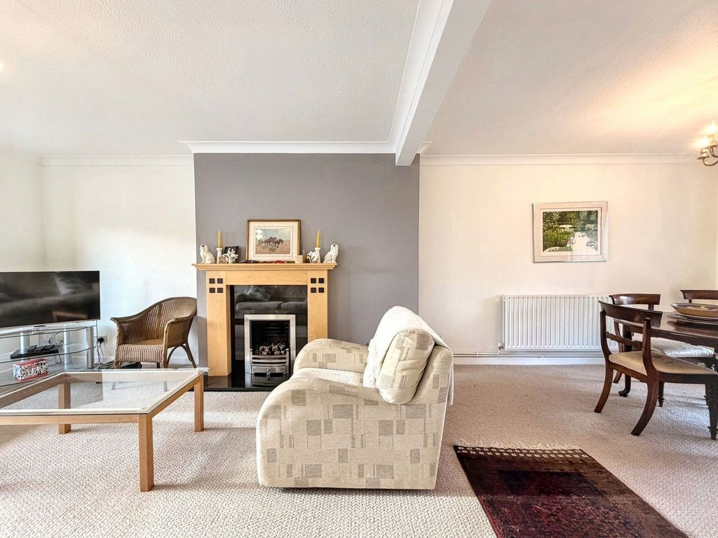 Property photo 3 of 22