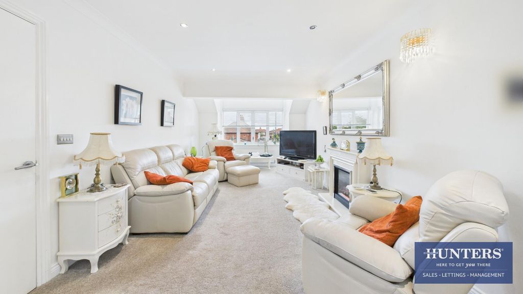 Property photo 2 of 16 Kitchen/Living Room