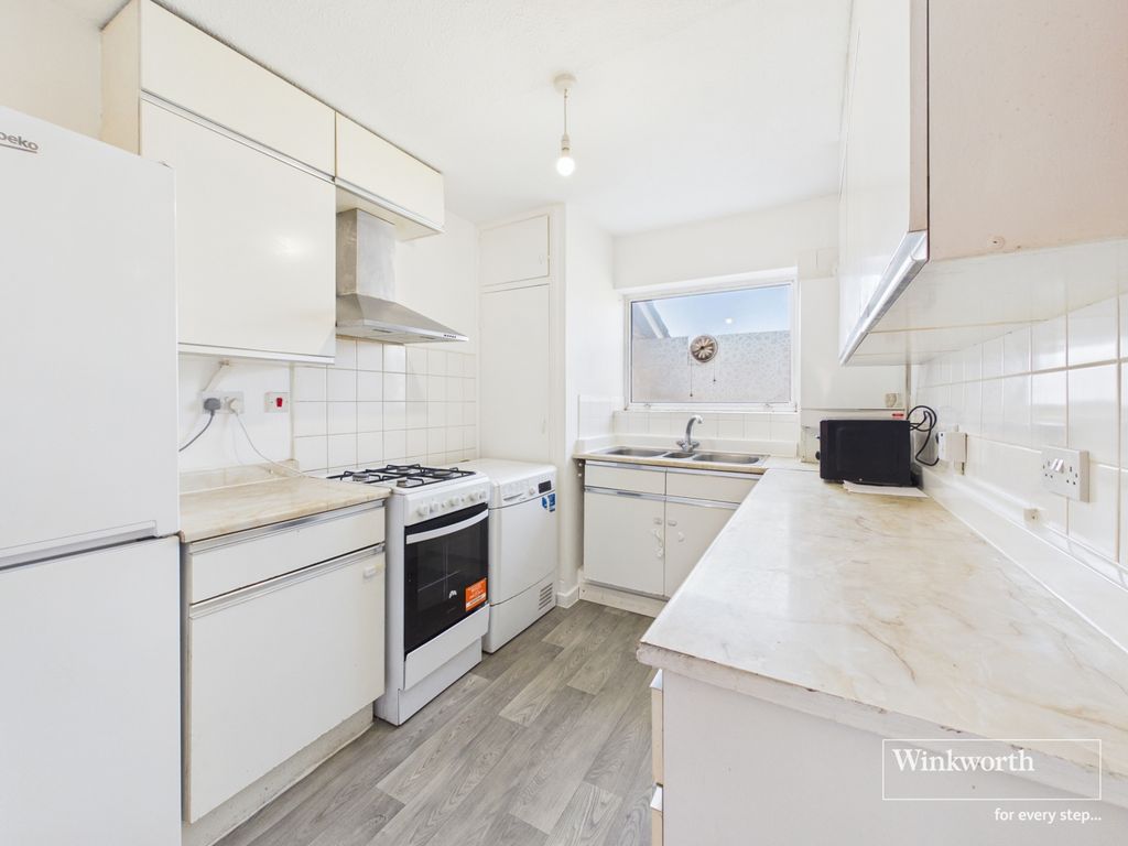 Property photo 2 of 7 Kitchen