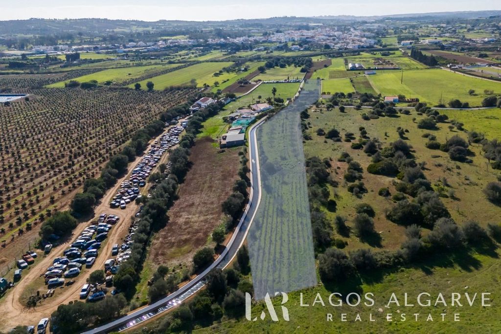 Property photo 1 of 17 Land Located In Odiáxere With 9040m2 And Ruin For Reconstruction 233m2