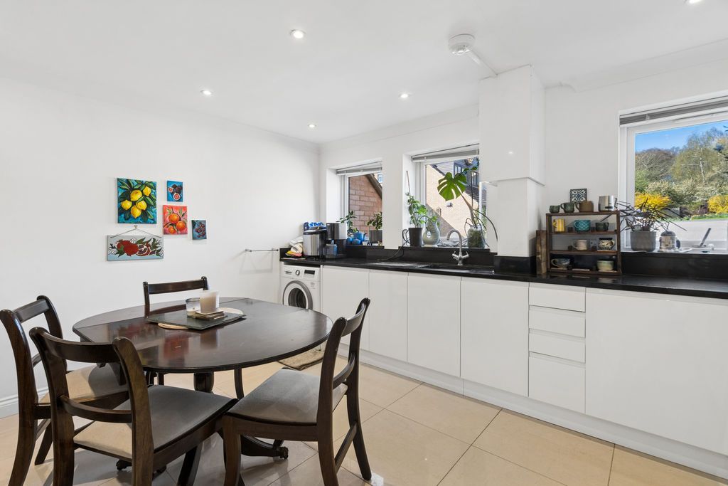 Property photo 3 of 10 Photo 6