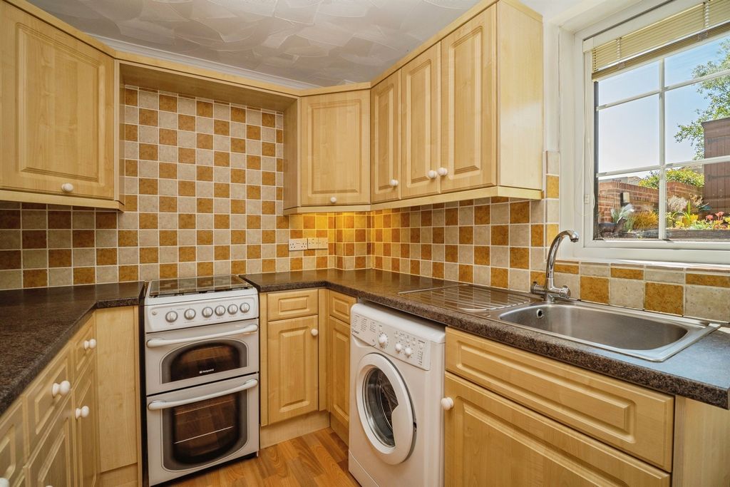 Property photo 3 of 20