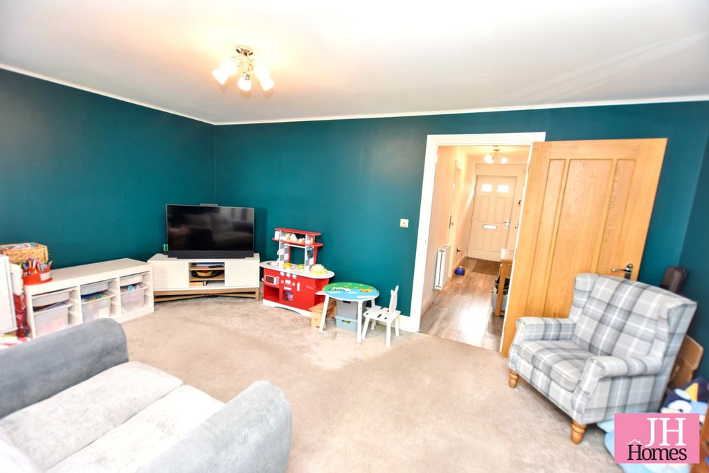 Property photo 2 of 23