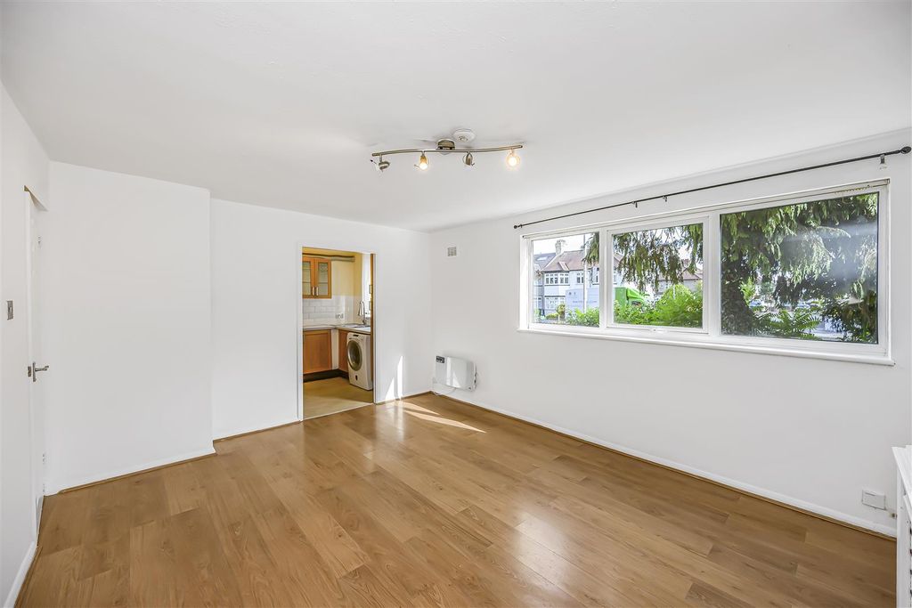 Property photo 3 of 19 2 Deborah Court-13.Jpg