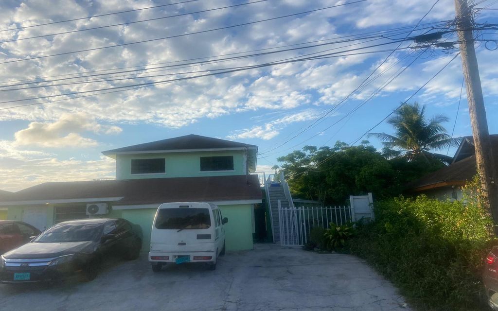 Property photo 2 of 8