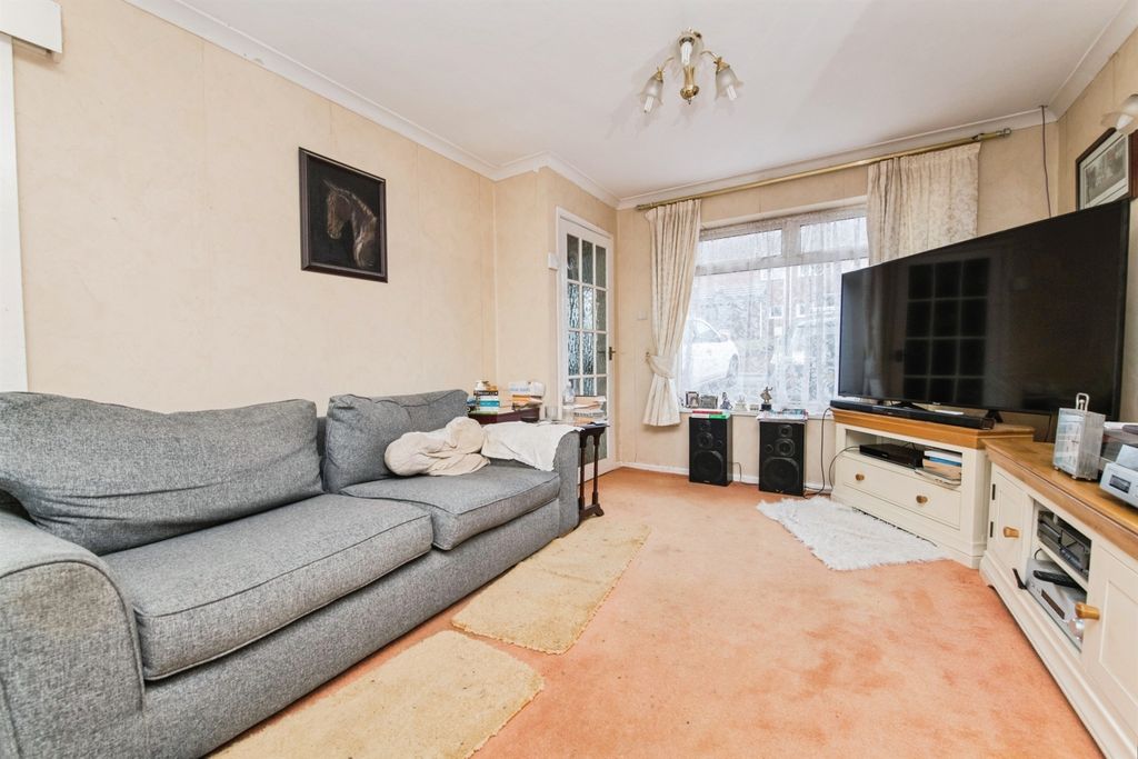 Property photo 2 of 17