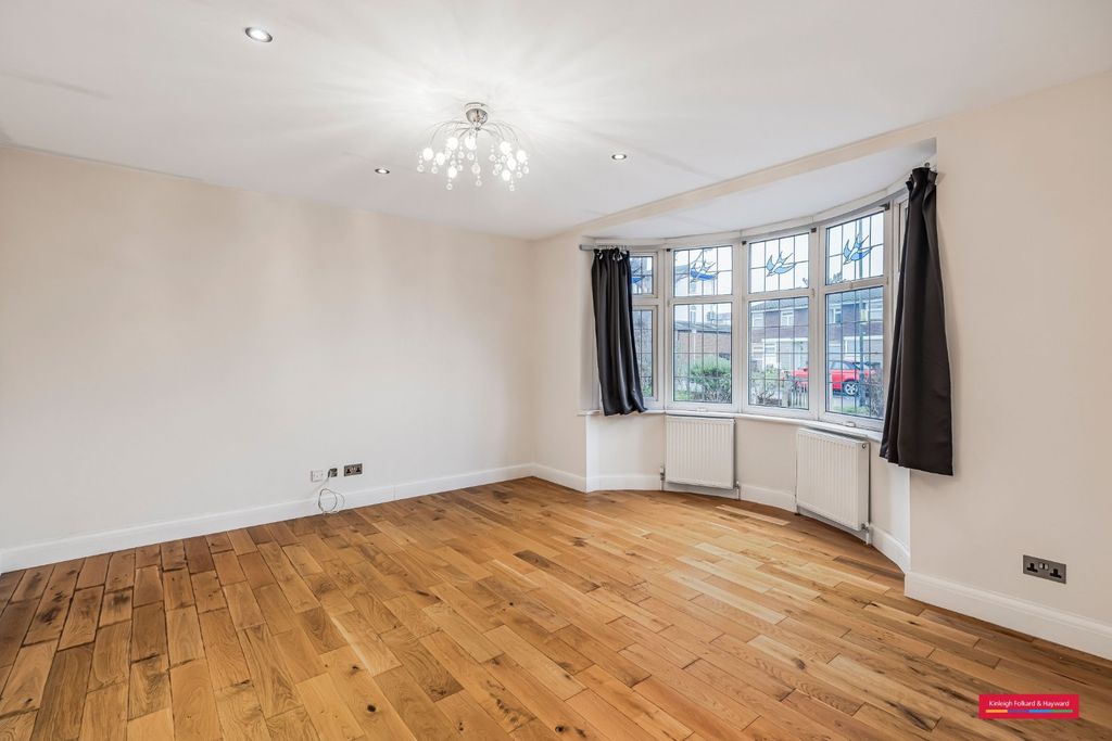 Property photo 2 of 33 Picture No. 51