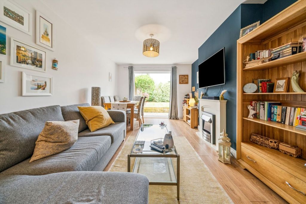 Property photo 2 of 7