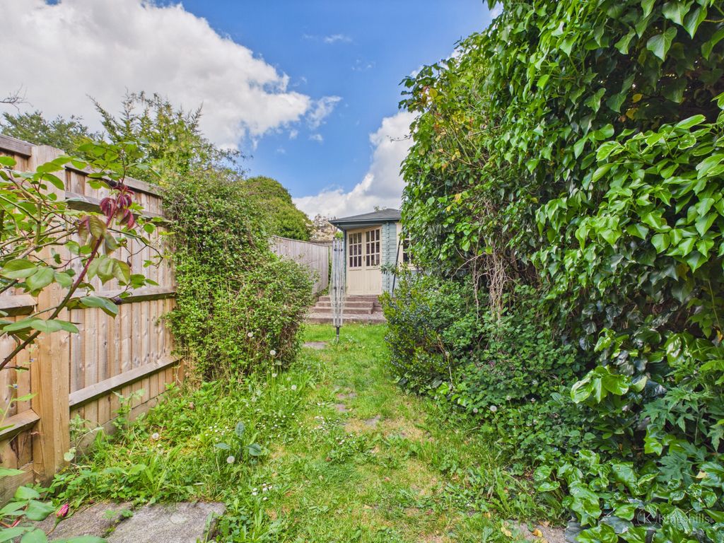 Property photo 2 of 15 Cam01920G0-Pr0083-Still020