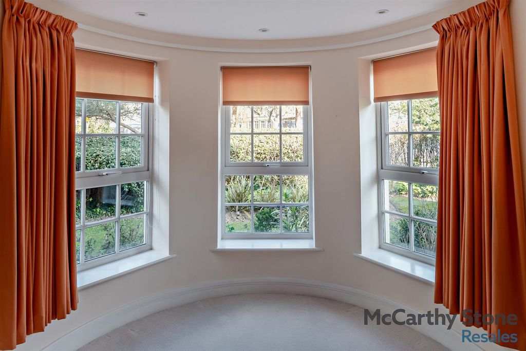 Property photo 3 of 20 8644680-Interior03-800.Jpg