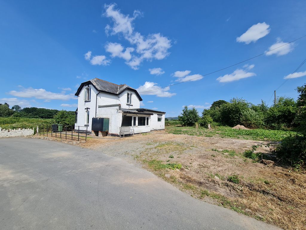 Property photo 3 of 8