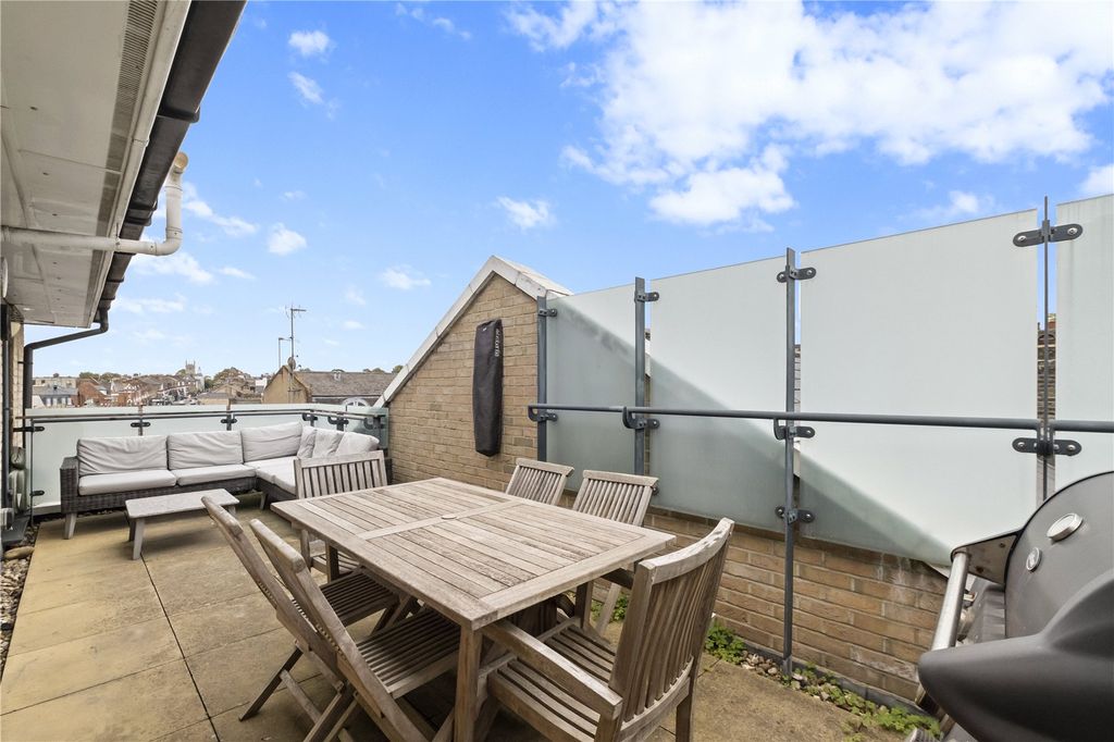 Property photo 2 of 13 Terrace