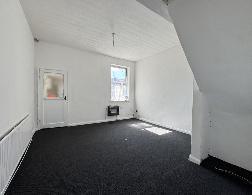Property photo 2 of 9 2