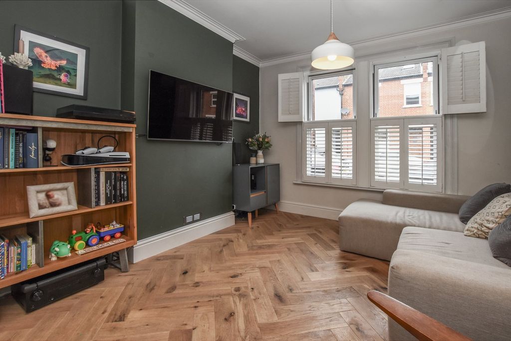 Property photo 3 of 19