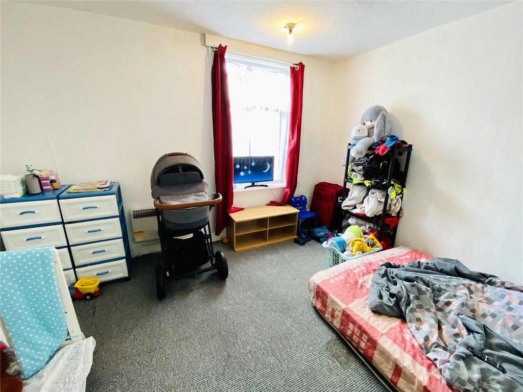 Property photo 3 of 8 Picture No. 05