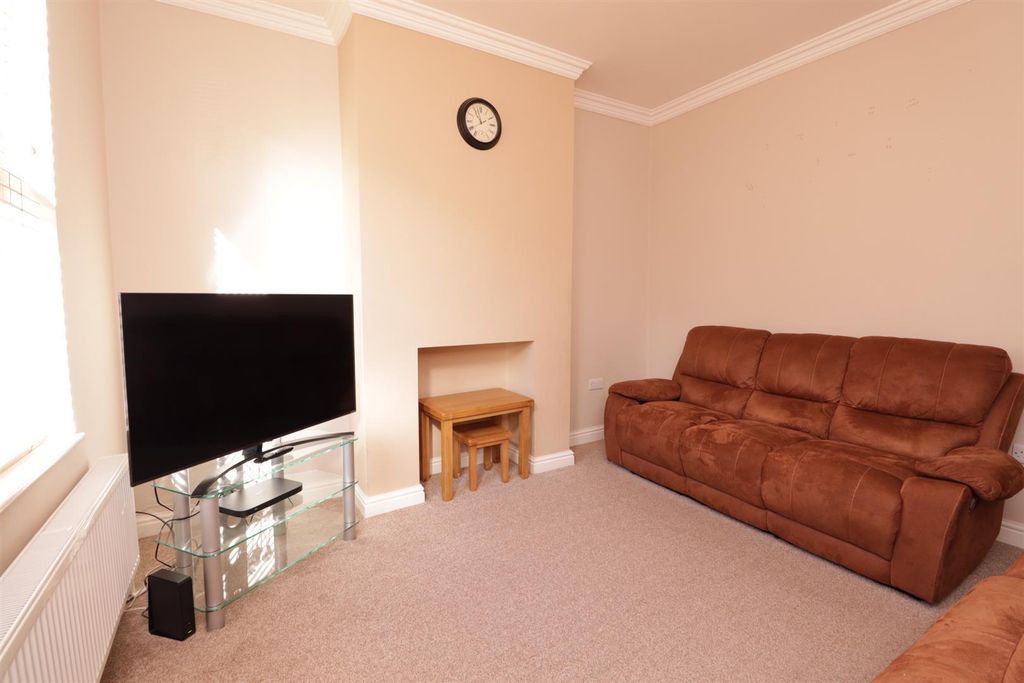 Property photo 2 of 13 Living Room 1.Jpg