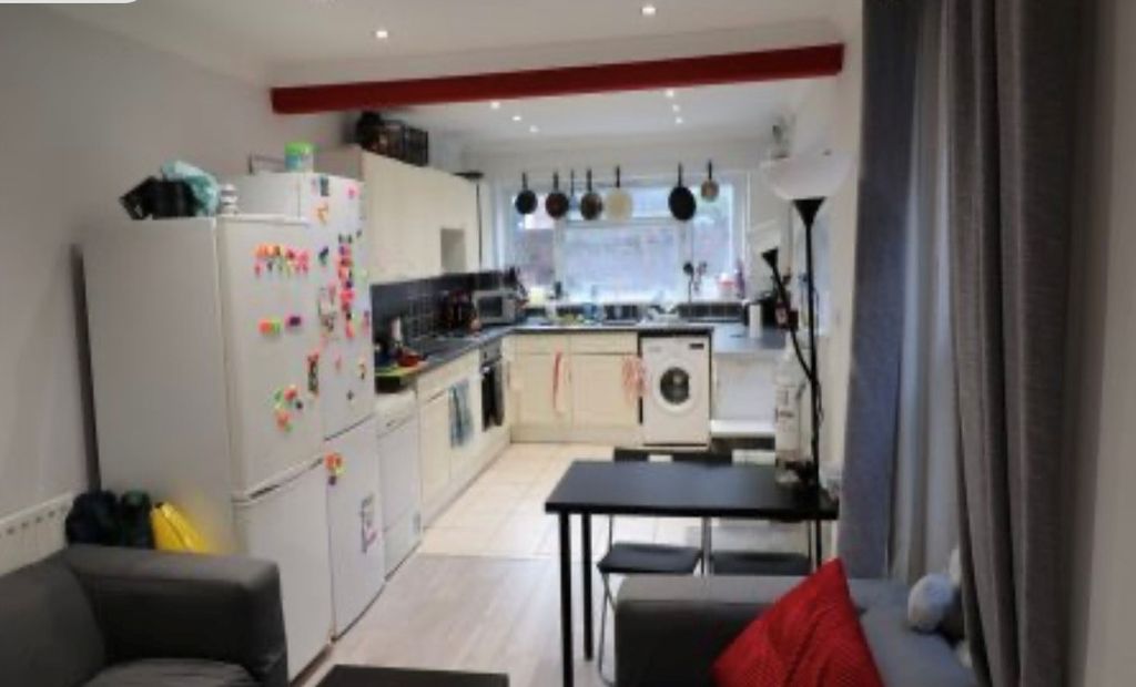 Property photo 3 of 8 Images