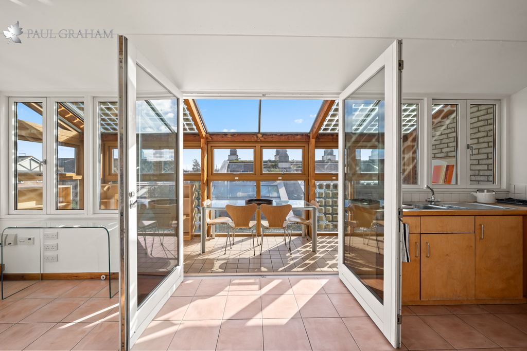 Property photo 1 of 13 Dsc09430