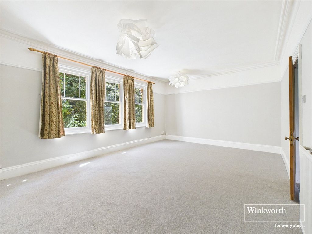 Property photo 2 of 10 Picture No. 15