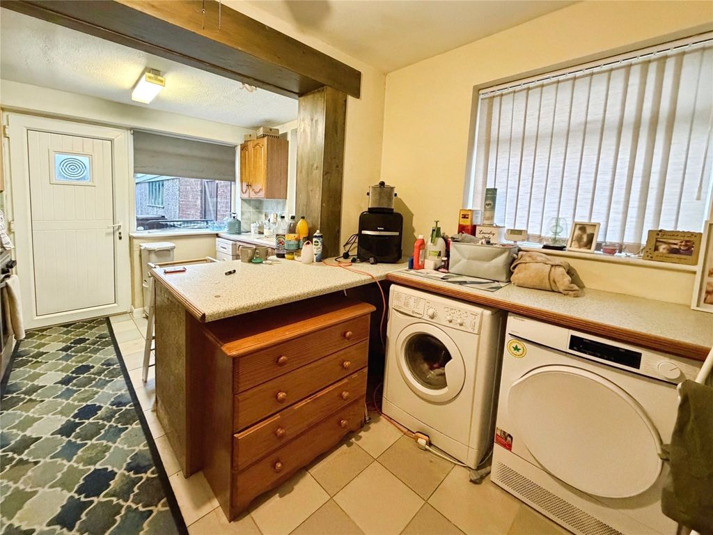 Property photo 3 of 11 Kitchen-Diner