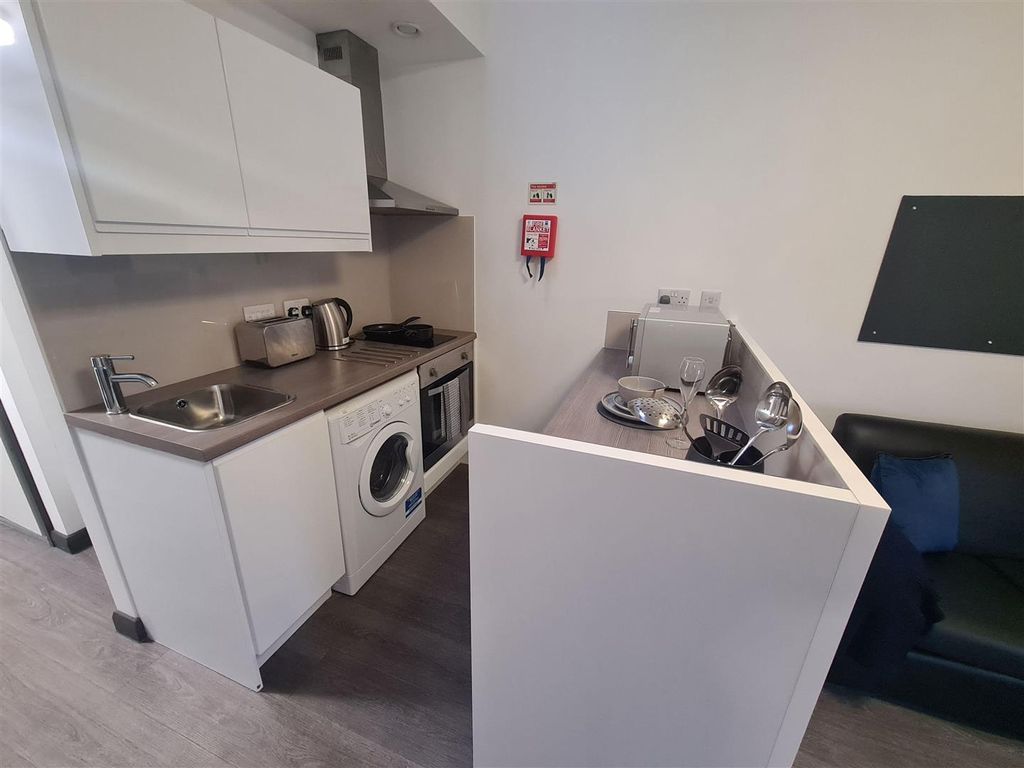 Property photo 1 of 31