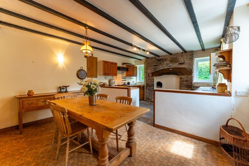 Property photo 2 of 26