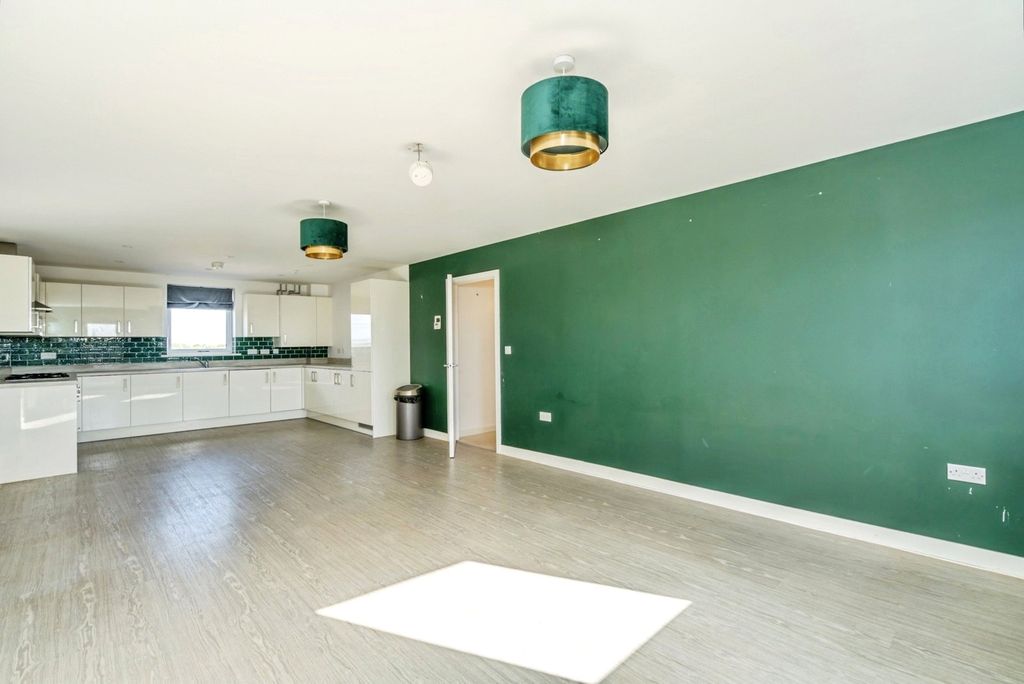 Property photo 2 of 17 Photo